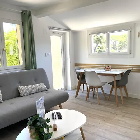 ヴィラ L'auguiere Est, Maisonnette Sans Vis-a-vis Et Au Calme Avec Vue Sur Les Vignes イエール