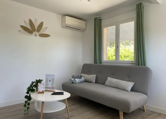 L'auguiere Est, Maisonnette Sans Vis-a-vis Et Au Calme Avec Vue Sur Les Vignes 别墅